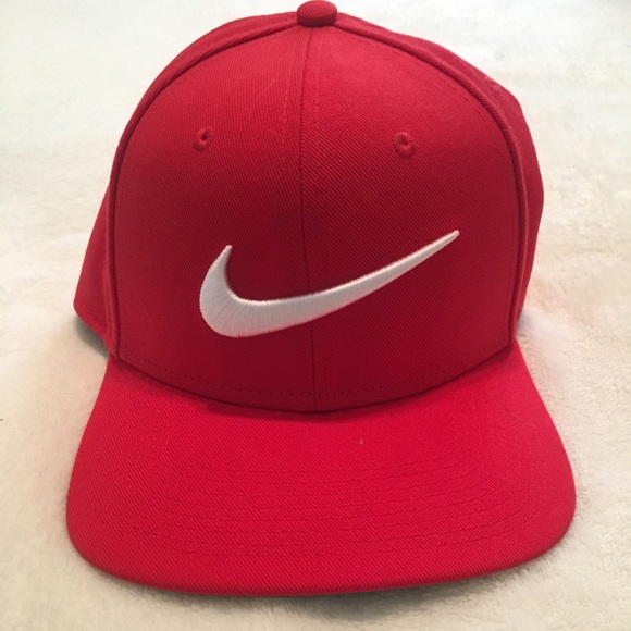 nike swoosh snapback
